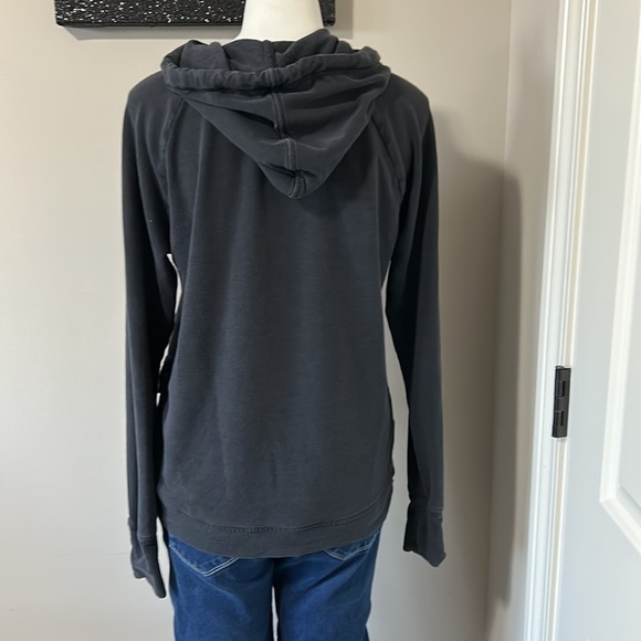 Athleta Pinnacle Criss Cross Hoodie Top Black Travel Outdoor shirt Sz M - Picture 8 of 12